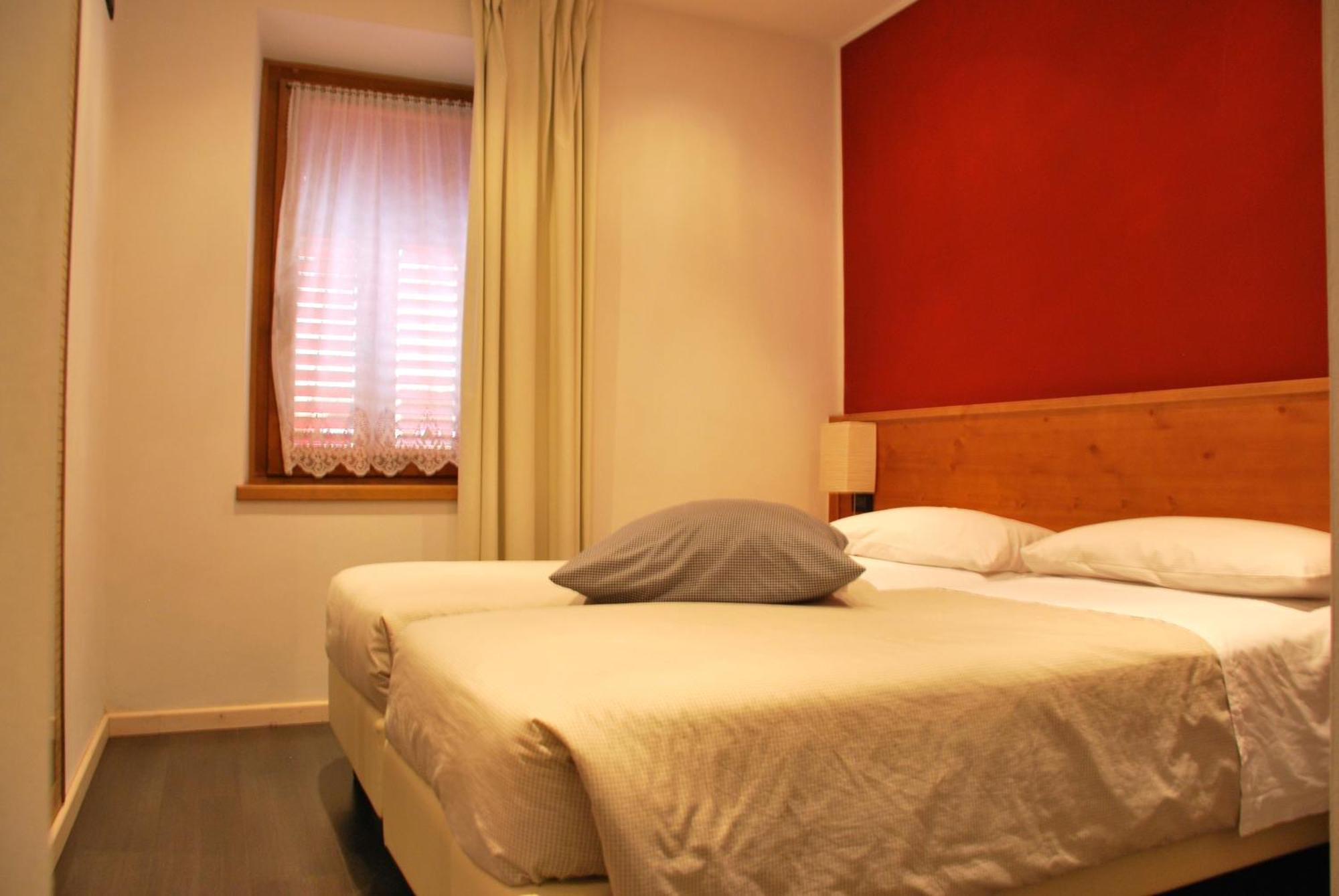 Hotel Garni Zanella Фучино Экстерьер фото