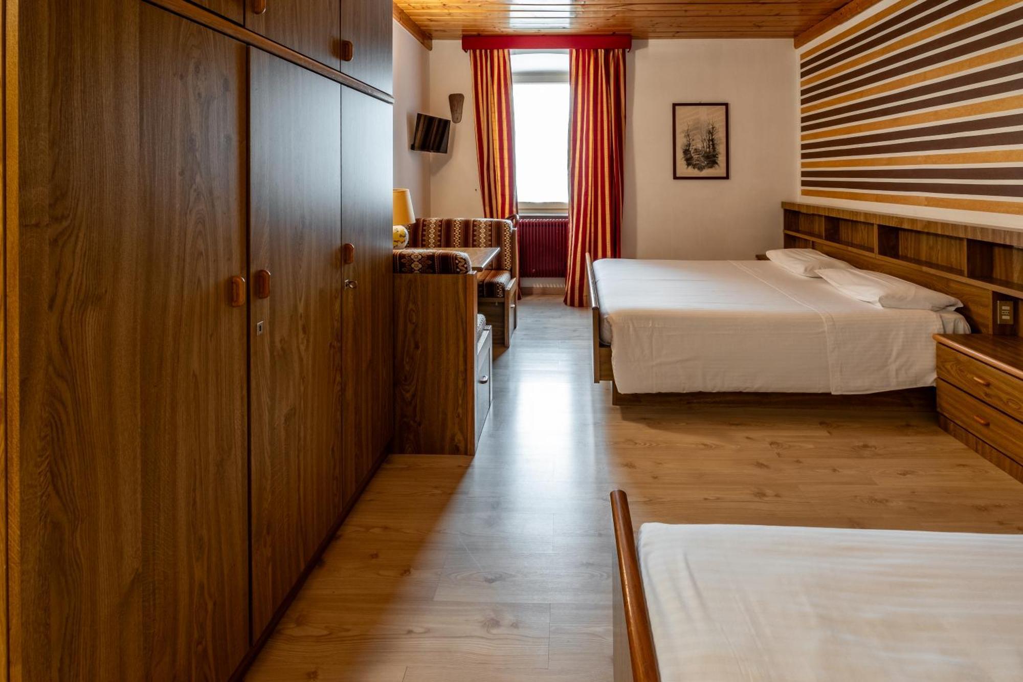 Hotel Garni Zanella Фучино Экстерьер фото