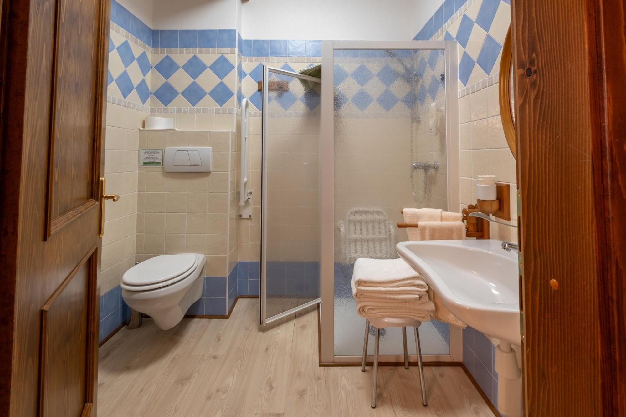 Hotel Garni Zanella Фучино Экстерьер фото