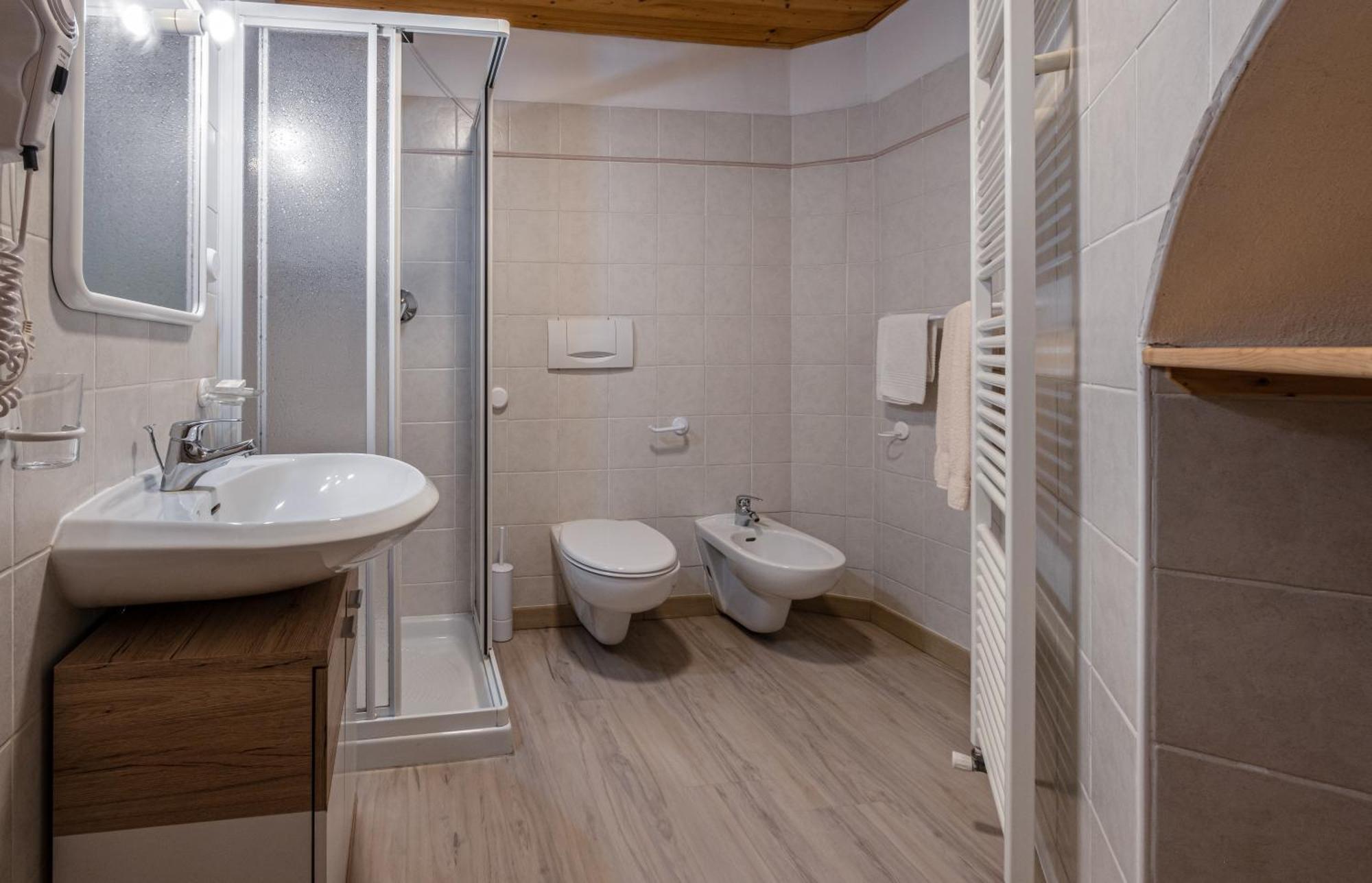 Hotel Garni Zanella Фучино Экстерьер фото