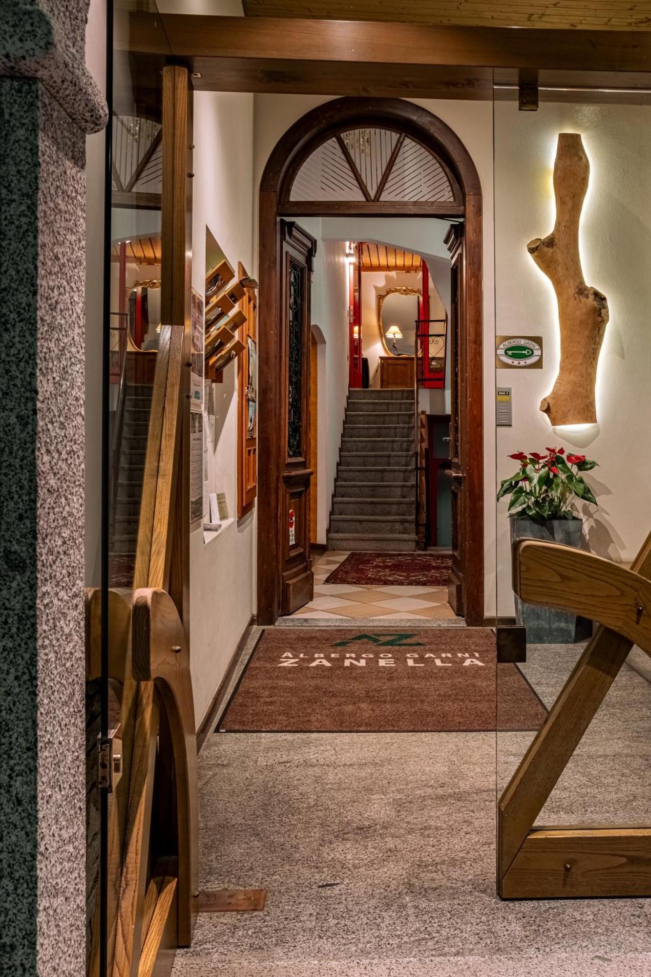 Hotel Garni Zanella Фучино Экстерьер фото