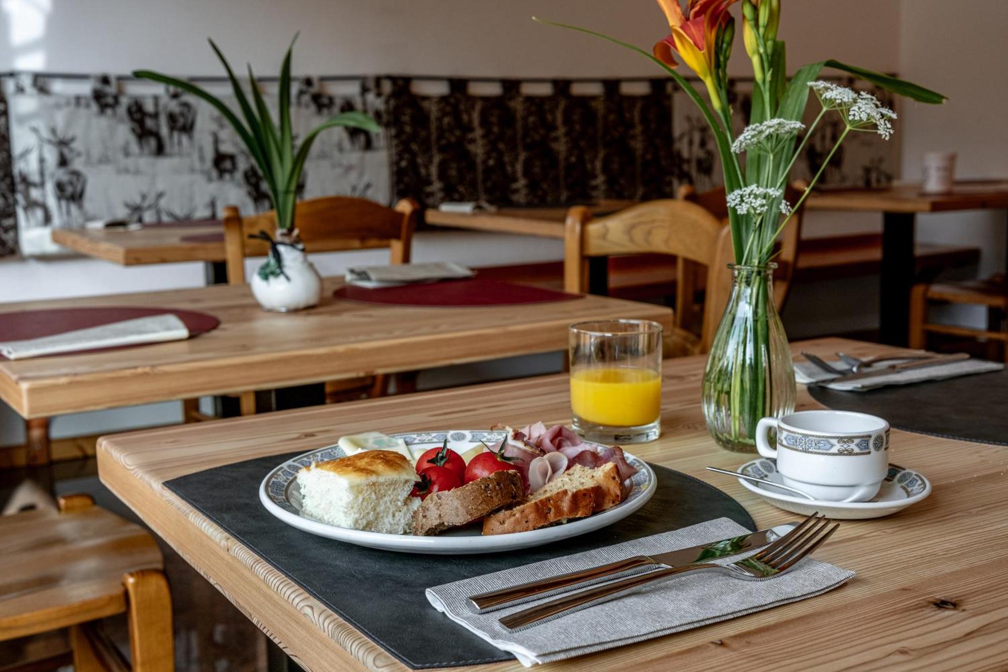 Hotel Garni Zanella Фучино Экстерьер фото